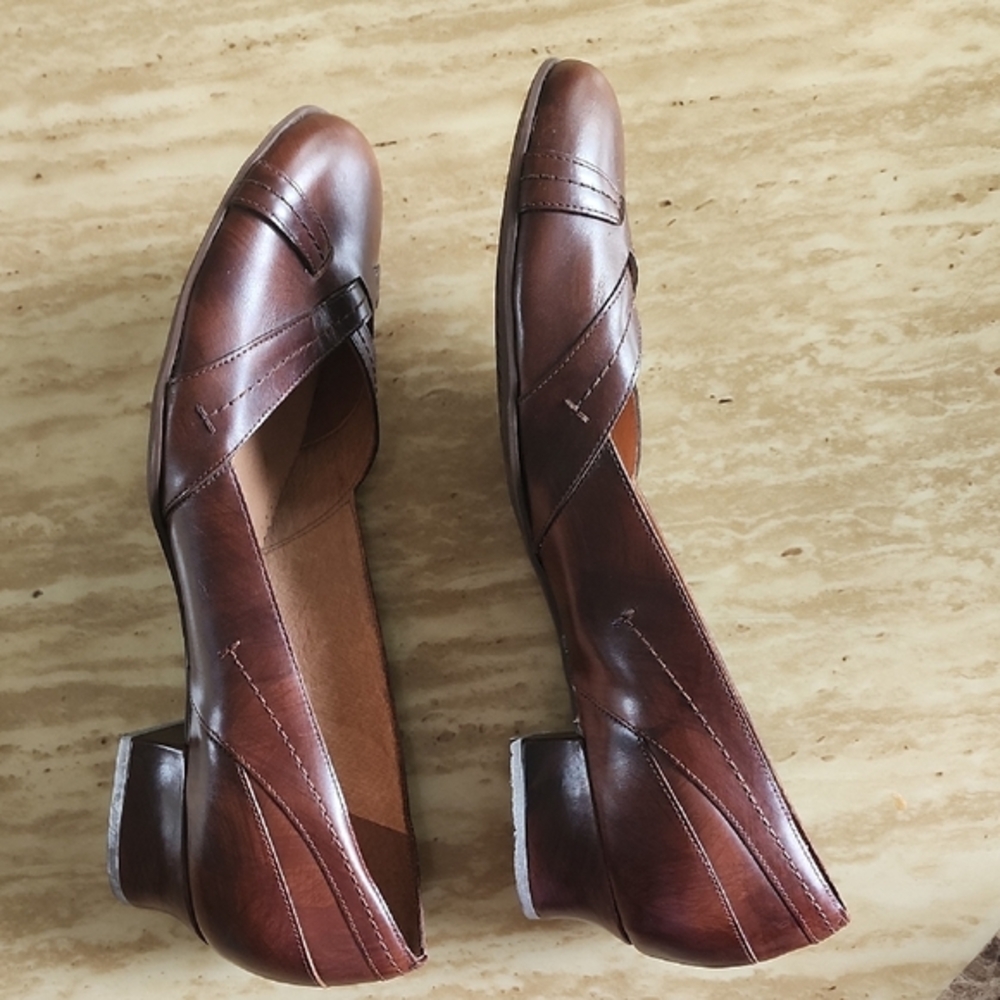 Clarks Brown Leather Heels with Vintage Charm 12N